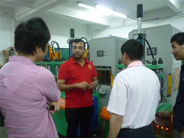 出口巴西四柱油压机