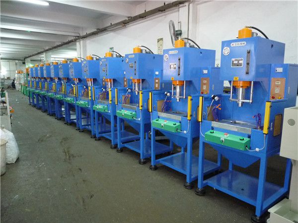 手机中板压铸机