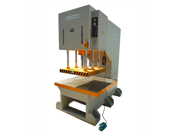 大吨位油压机-大台面液压机KTCQD