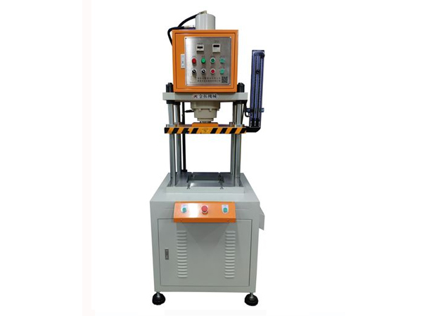 裁切四柱油压机